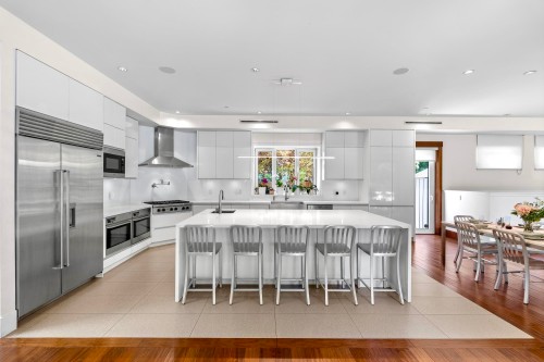 388 Hidhurst Place, West Vancouver, BC 