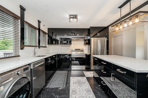 1121 Prairie Avenue, Port Coquitlam, BC 