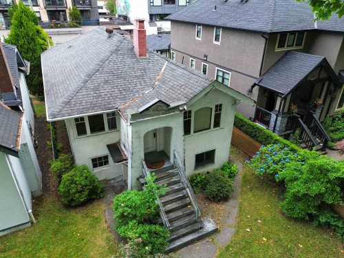 3481 10Th Avenue W, Vancouver, BC 