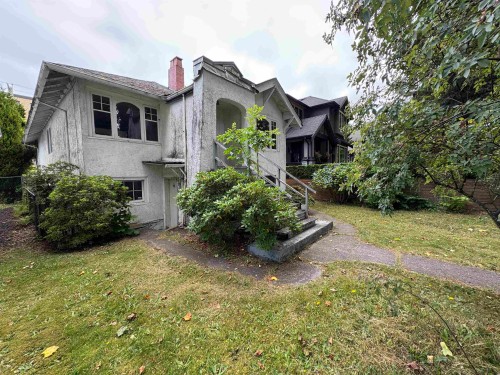 3481 10Th Avenue W, Vancouver, BC 