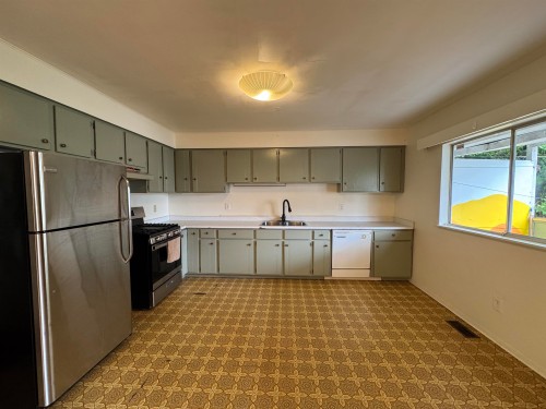 3481 10Th Avenue W, Vancouver, BC 