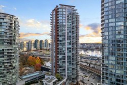 1607-688 Abbott Street Vancouver, BC V6B 0B9