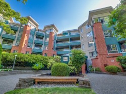 413-128 8th Street W North Vancouver, BC V7M 3M1