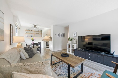 203-270 3rd Street W North Vancouver, BC V7M 1G1