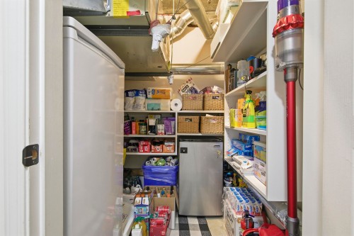 8529 Jellicoe Street, Vancouver, BC 