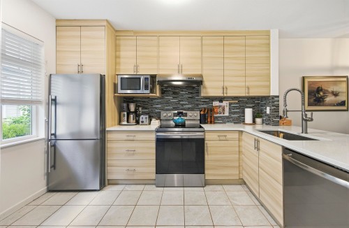 8529 Jellicoe Street, Vancouver, BC 