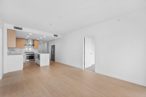 202-7769 Park Crescent, Burnaby, BC 