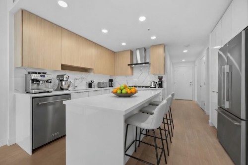 202-7769 Park Crescent, Burnaby, BC 