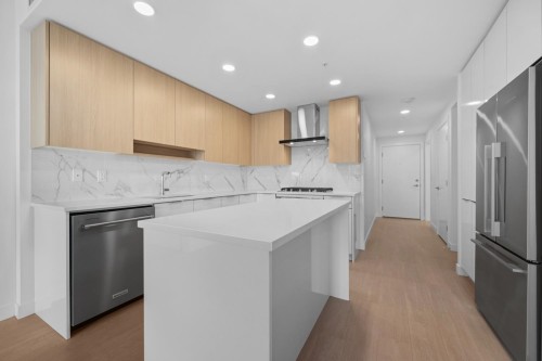 202-7769 Park Crescent, Burnaby, BC 