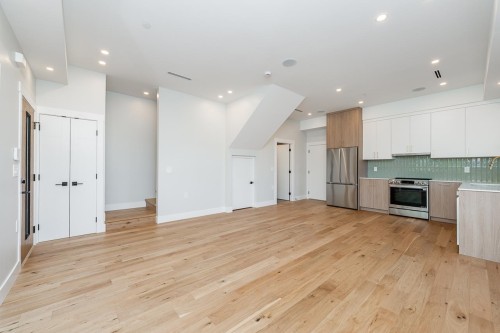 2-678 22Nd Avenue E, Vancouver, BC 