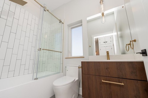 2-678 22Nd Avenue E, Vancouver, BC 