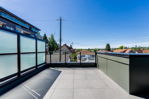 2-678 22Nd Avenue E, Vancouver, BC 