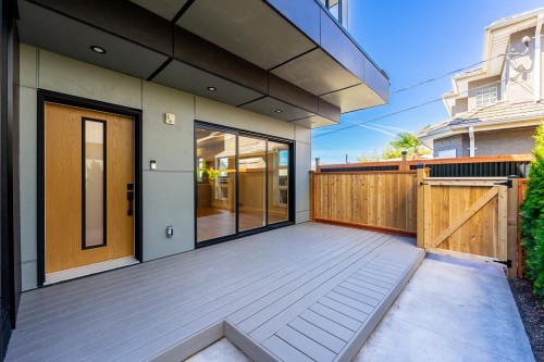 2-678 22Nd Avenue E, Vancouver, BC 