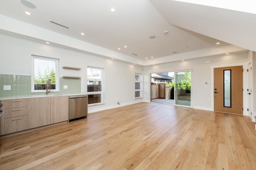 2-678 22Nd Avenue E, Vancouver, BC 