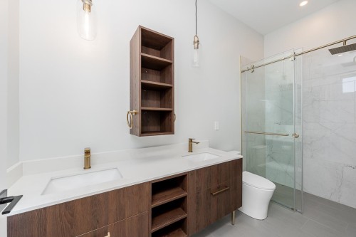 2-678 22Nd Avenue E, Vancouver, BC 