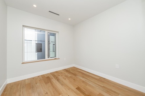 2-678 22Nd Avenue E, Vancouver, BC 