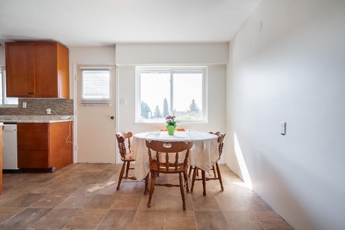 50 10Th Avenue E, New Westminster, BC 