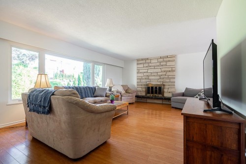 50 10Th Avenue E, New Westminster, BC 