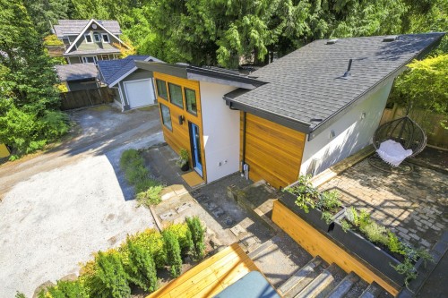 1942 Banbury Road, North Vancouver, BC 