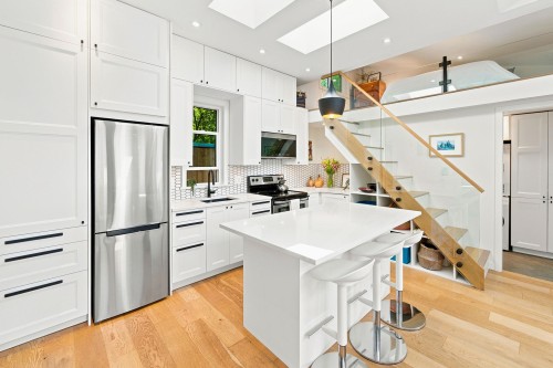 1942 Banbury Road, North Vancouver, BC 