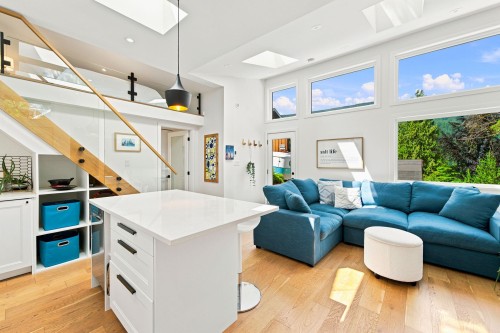 1942 Banbury Road, North Vancouver, BC 