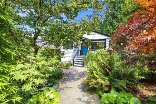 1942 Banbury Road, North Vancouver, BC 