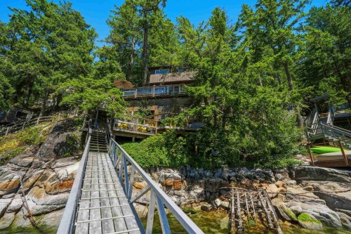 6075 Coracle Drive, Sechelt, BC 