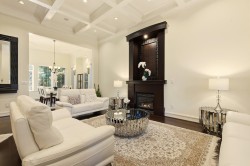 1017 Canyon Boulevard  North Vancouver, BC V7R 2K3