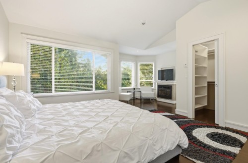 1017 Canyon Boulevard, North Vancouver, BC 