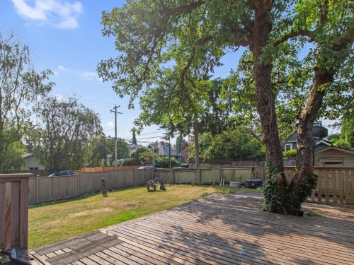 4606 11Th Avenue W, Vancouver, BC - Outdoor With Backyard