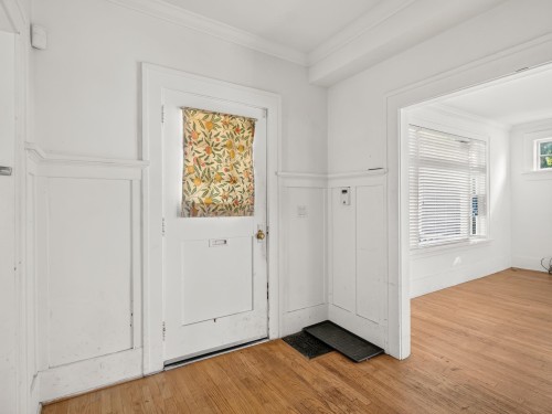 4606 11Th Avenue W, Vancouver, BC - Indoor Photo Showing Other Room