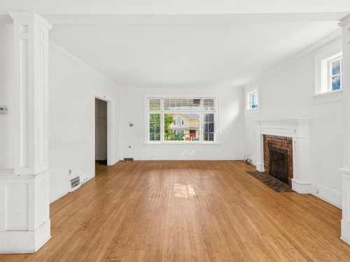 4606 11Th Avenue W, Vancouver, BC - Indoor With Fireplace