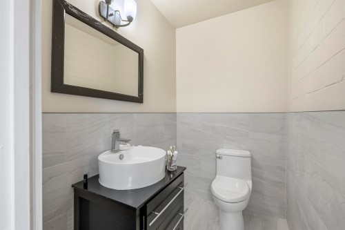 2270 Dawes Hill Road, Coquitlam, BC - Indoor Photo Showing Bathroom
