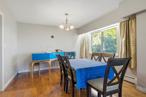 2270 Dawes Hill Road, Coquitlam, BC - Indoor Photo Showing Dining Room