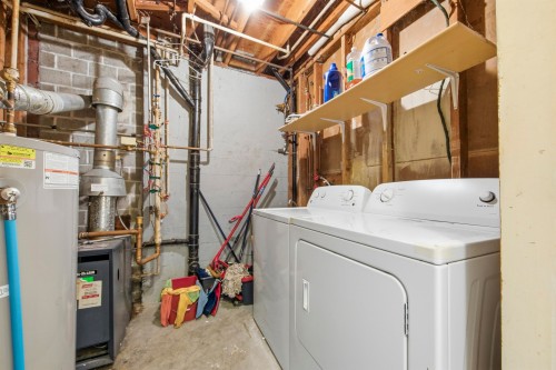 2270 Dawes Hill Road, Coquitlam, BC - Indoor Photo Showing Laundry Room