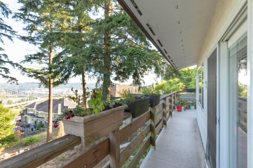 2270 Dawes Hill Road, Coquitlam, BC - Outdoor