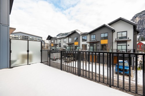 38073 Helm Way, Squamish, BC 