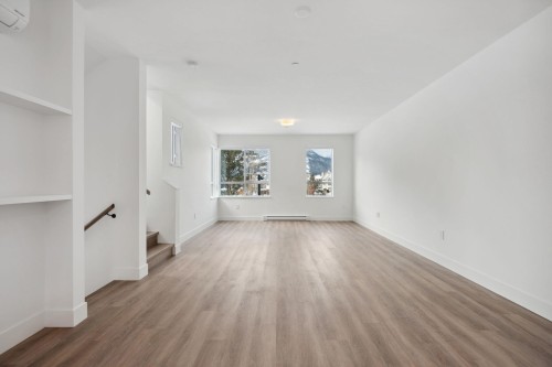 38073 Helm Way, Squamish, BC 