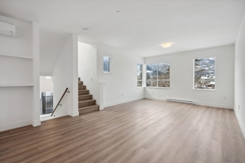 38073 Helm Way, Squamish, BC 