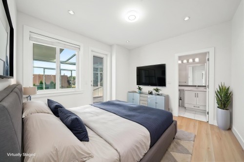 6114 49B Avenue, Delta, BC - Indoor Photo Showing Bedroom