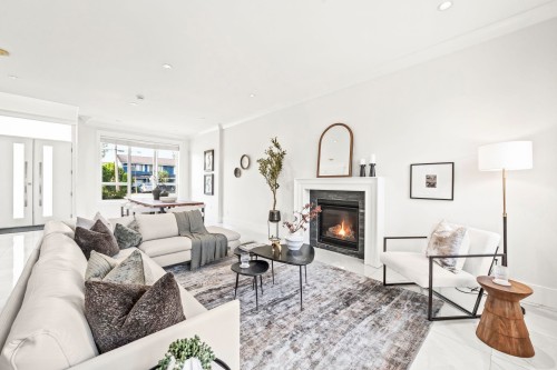 6114 49B Avenue, Delta, BC - Indoor Photo Showing Living Room With Fireplace