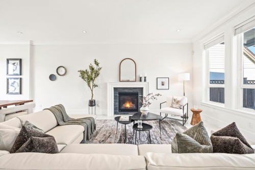 6114 49B Avenue, Delta, BC - Indoor Photo Showing Living Room With Fireplace