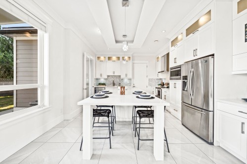 6114 49B Avenue, Delta, BC - Indoor Photo Showing Kitchen