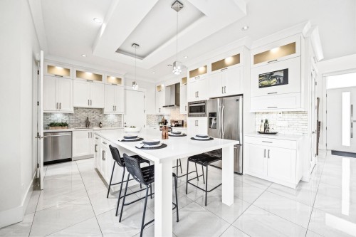 6114 49B Avenue, Delta, BC - Indoor Photo Showing Kitchen