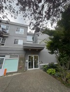 302-688 56th Avenue E Vancouver, BC V5X 1R7