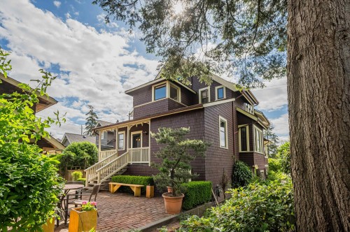 819 Eighth Avenue, New Westminster, BC 