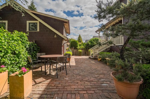 819 Eighth Avenue, New Westminster, BC 