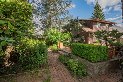 819 Eighth Avenue, New Westminster, BC 