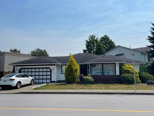 12170 Bonson Road  Pitt Meadows, BC V3Y 2L4
