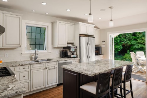 5808 Olympic Street, Vancouver, BC 